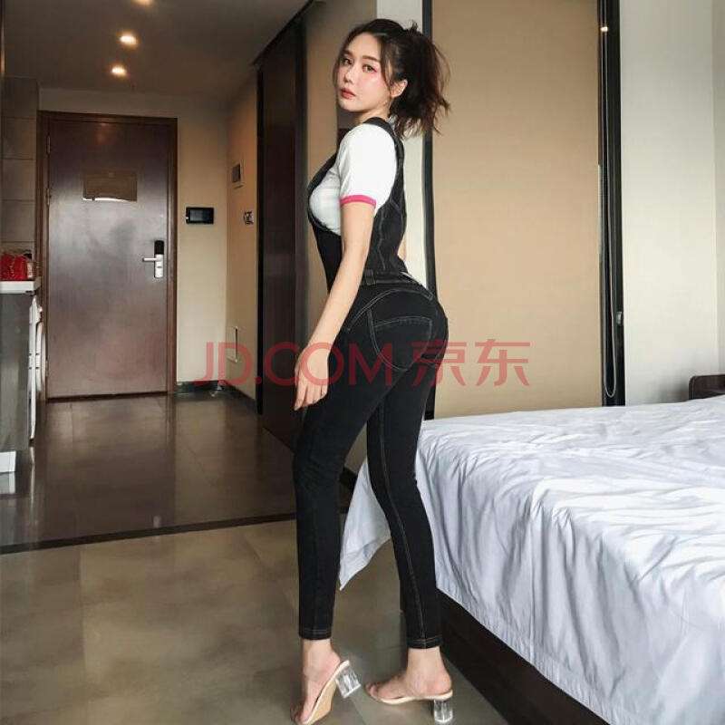 同桌的手探到我的衣服里截图3